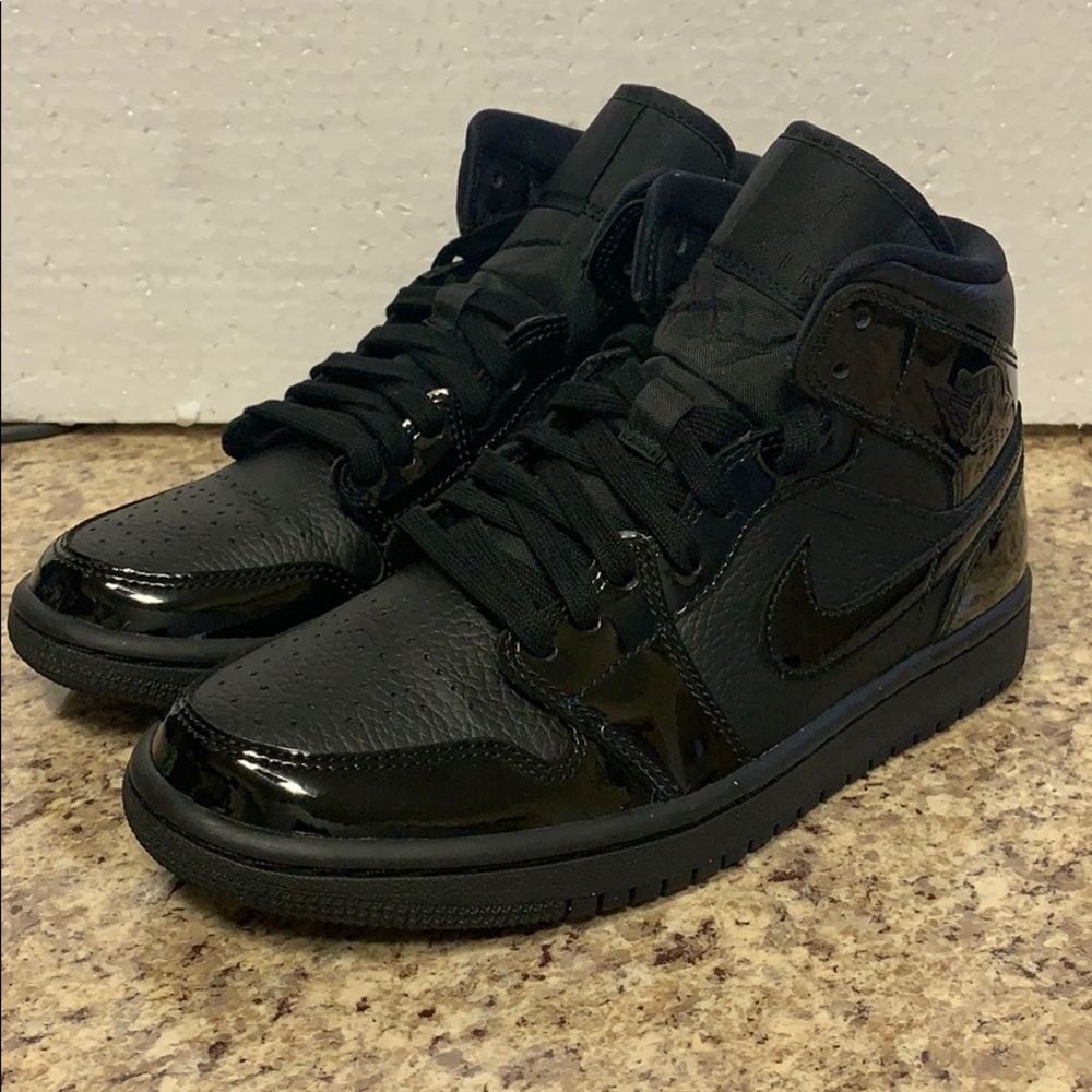 Jordan 1 Mid